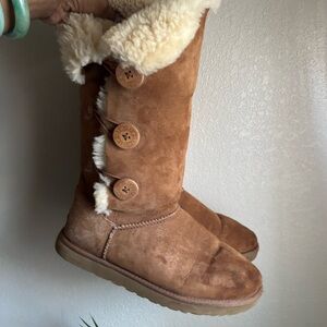 UGG Australia Bailey Button